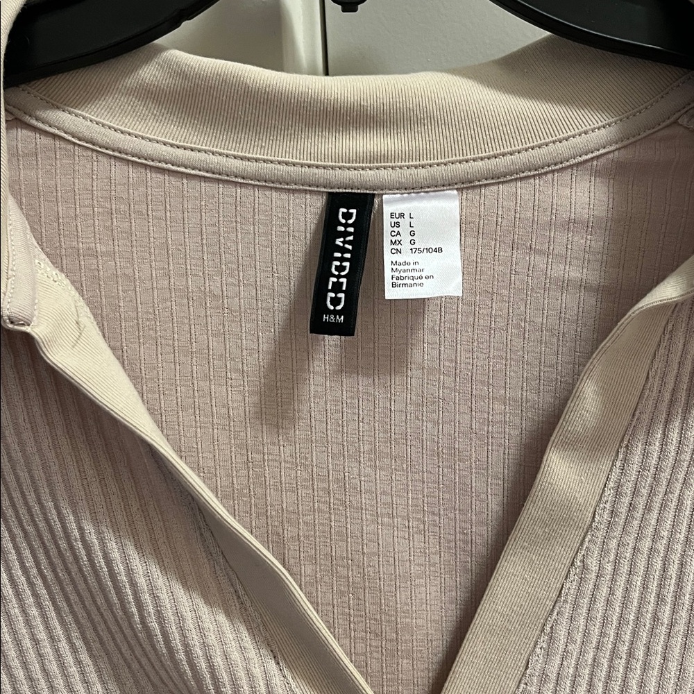 H&M Ribbed Beige Crop Top - Picture 3 of 4